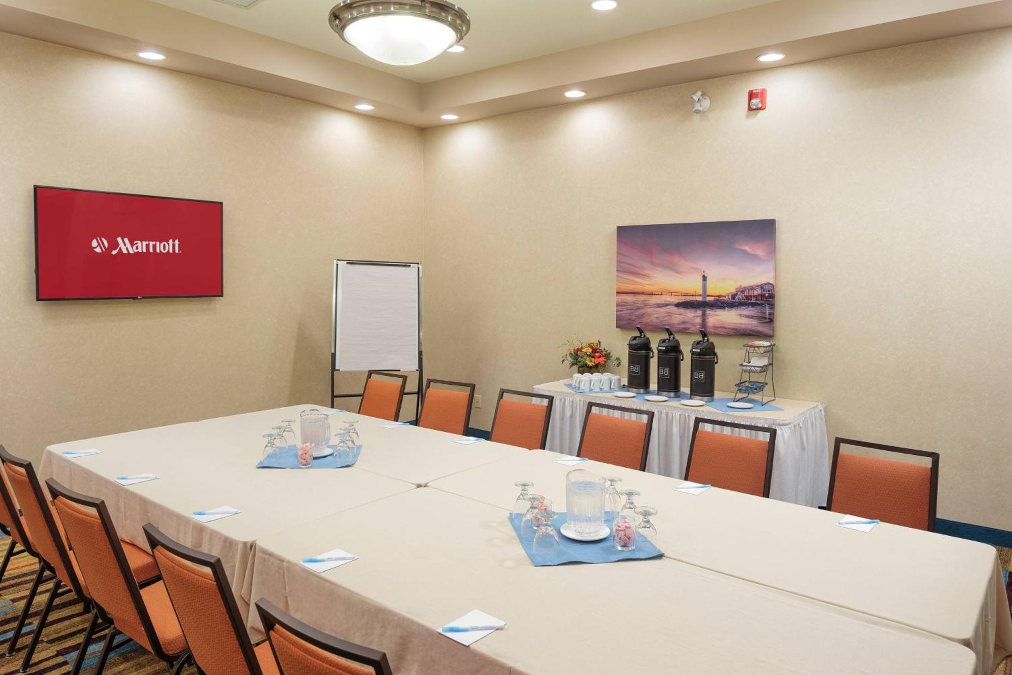 Fairfield Inn & Suites By Marriott Belleville Bagian luar foto