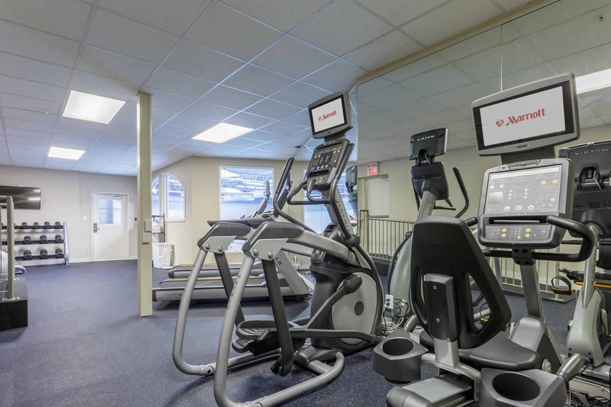 Fairfield Inn & Suites By Marriott Belleville Bagian luar foto