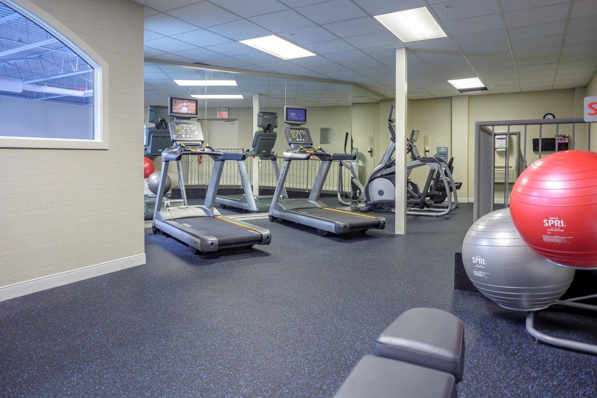 Fairfield Inn & Suites By Marriott Belleville Bagian luar foto