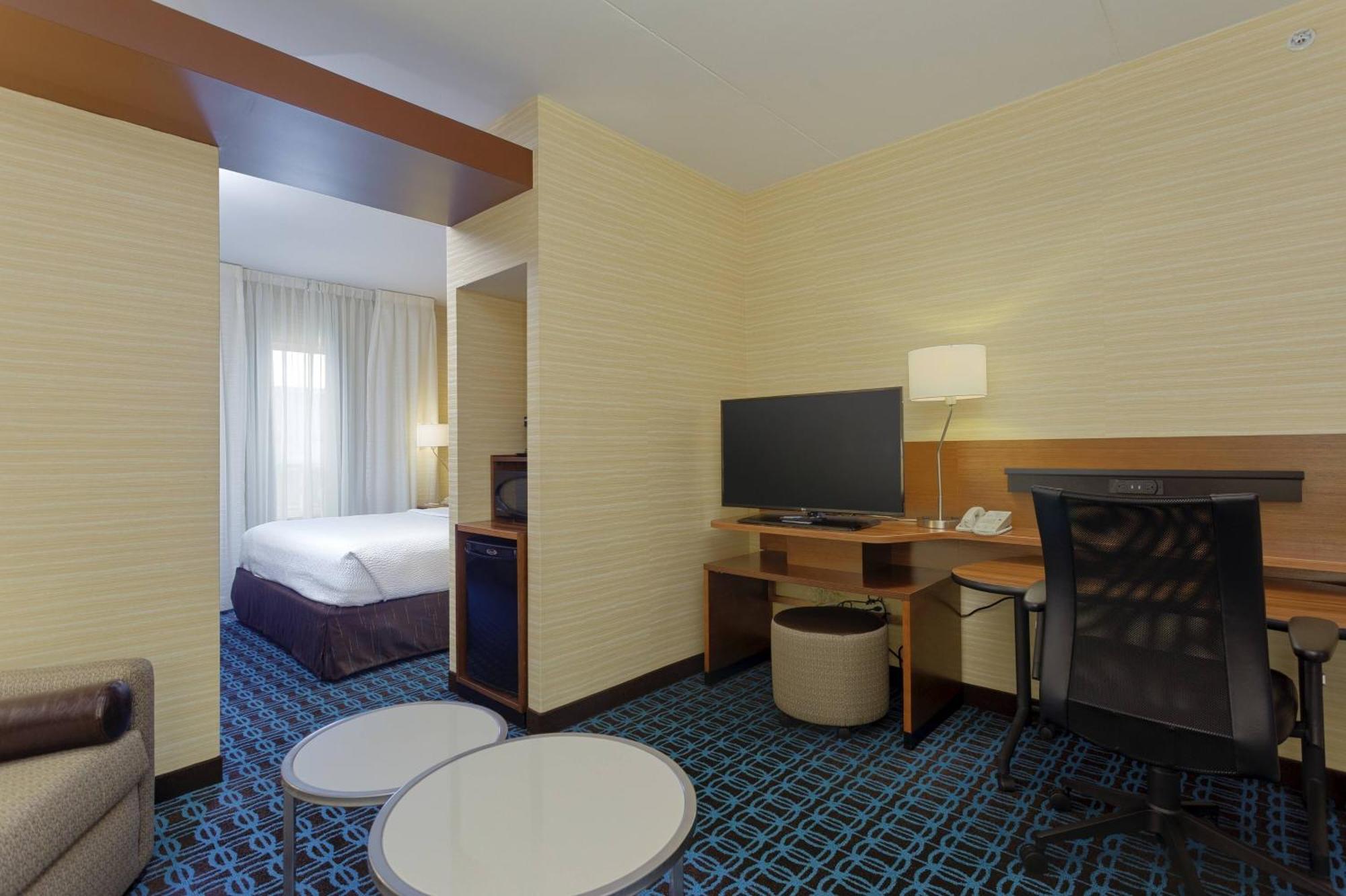 Fairfield Inn & Suites By Marriott Belleville Bagian luar foto