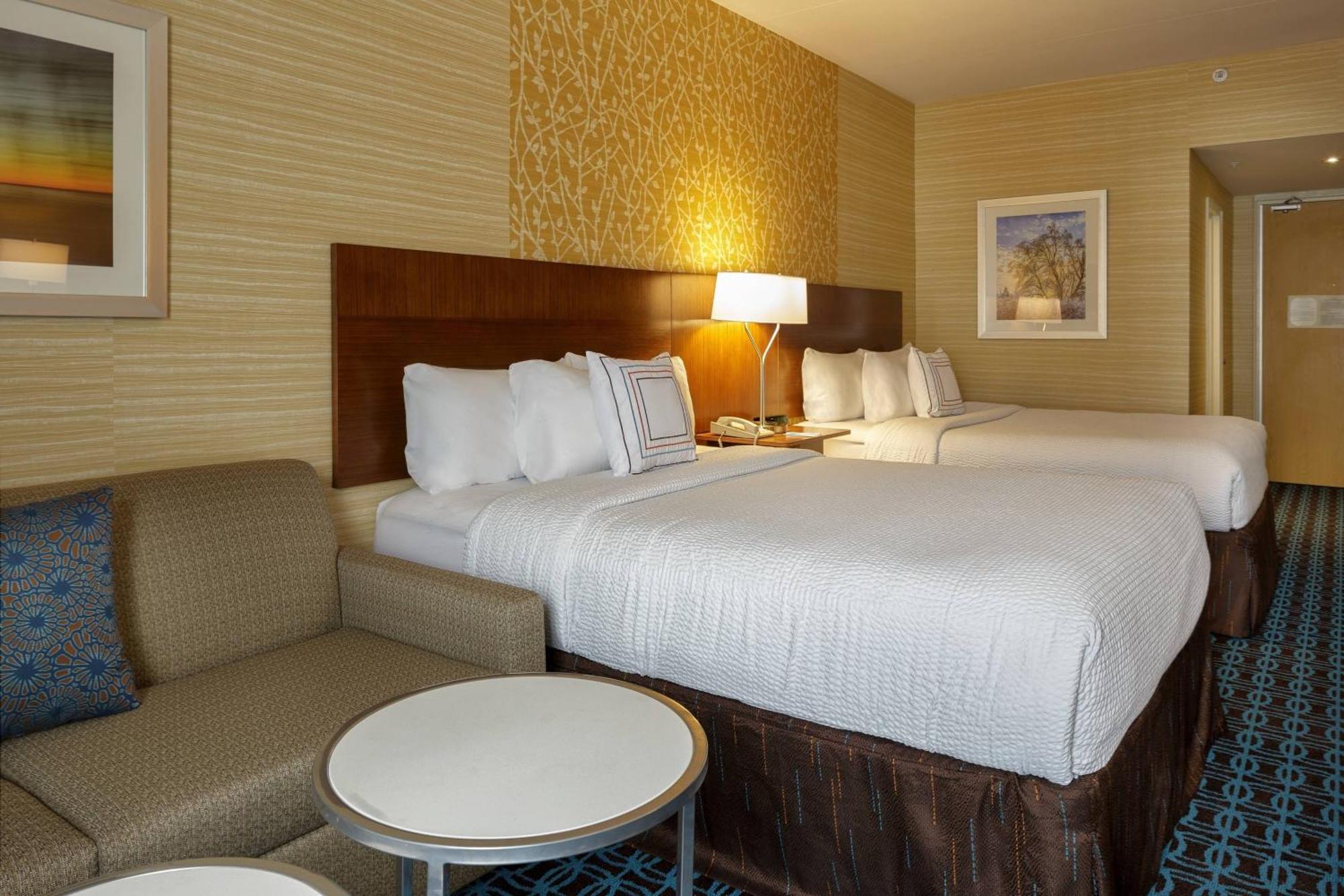 Fairfield Inn & Suites By Marriott Belleville Bagian luar foto