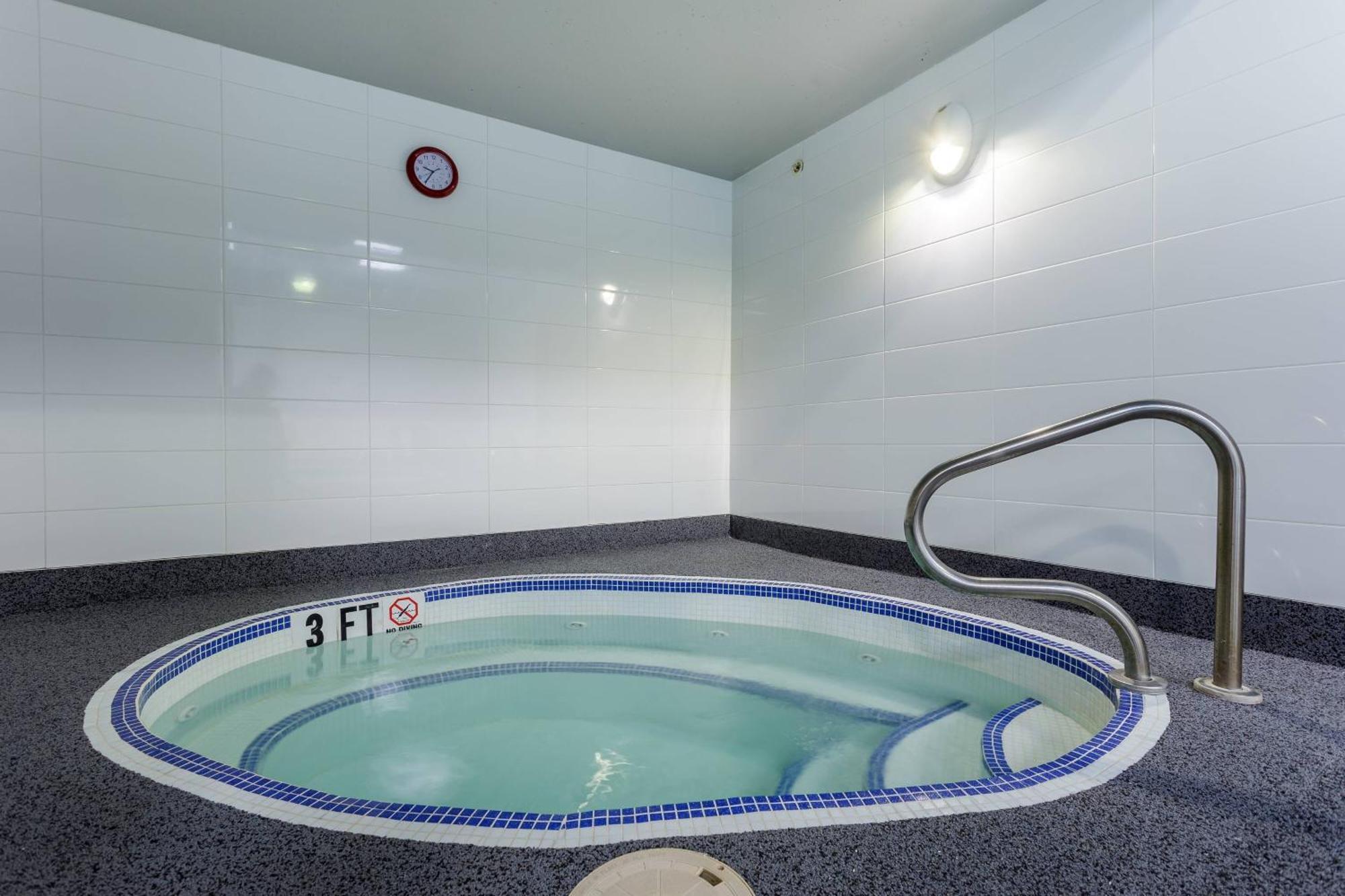 Fairfield Inn & Suites By Marriott Belleville Bagian luar foto